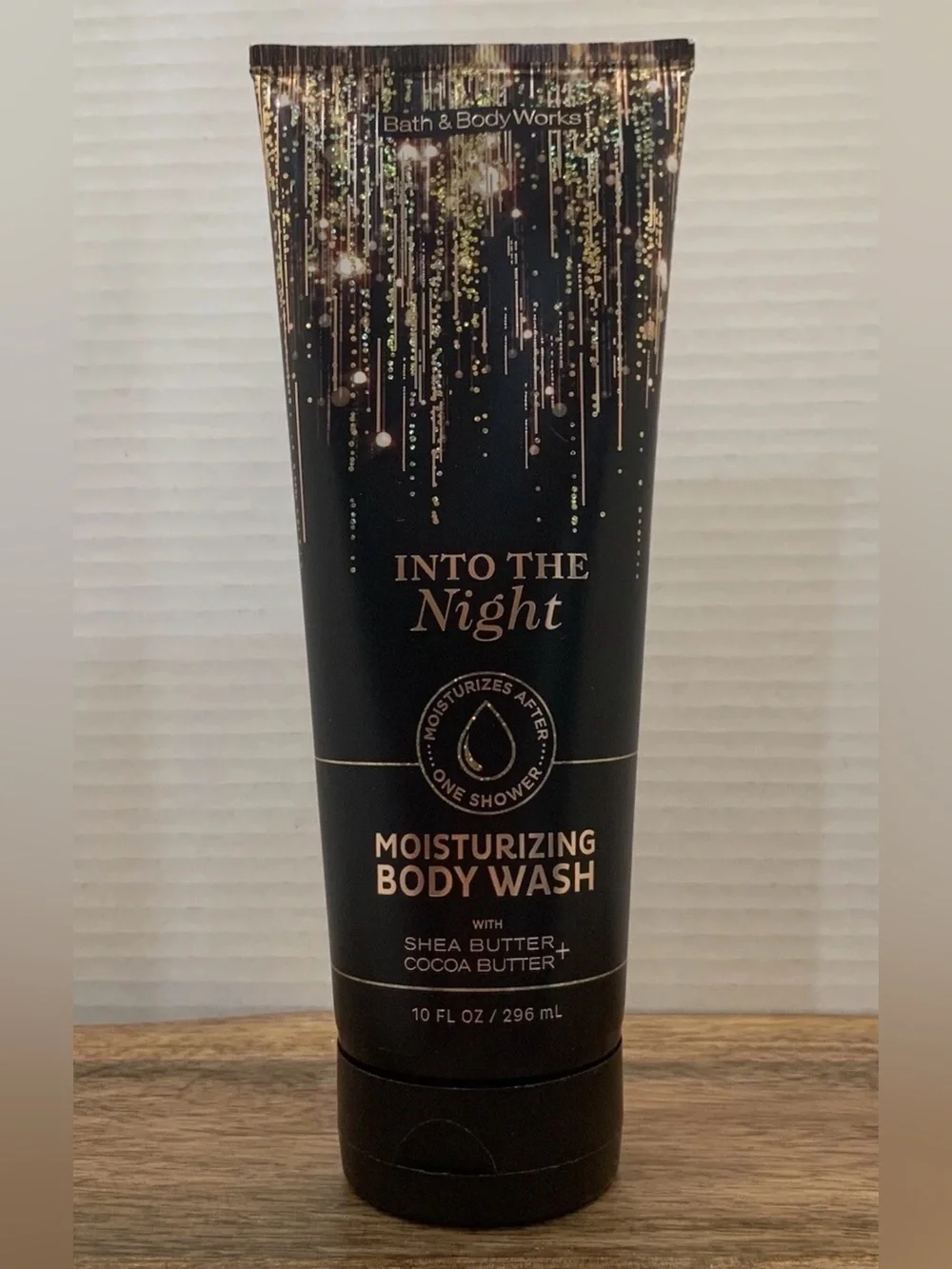 Bath and Body Works INTO THE NIGHT Moisturizing Body Wash ~ 10 fl.oz.